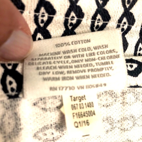 THRESHOLD African inspired cowrie shell black and white cotton table cloth - Picture 4 of 4